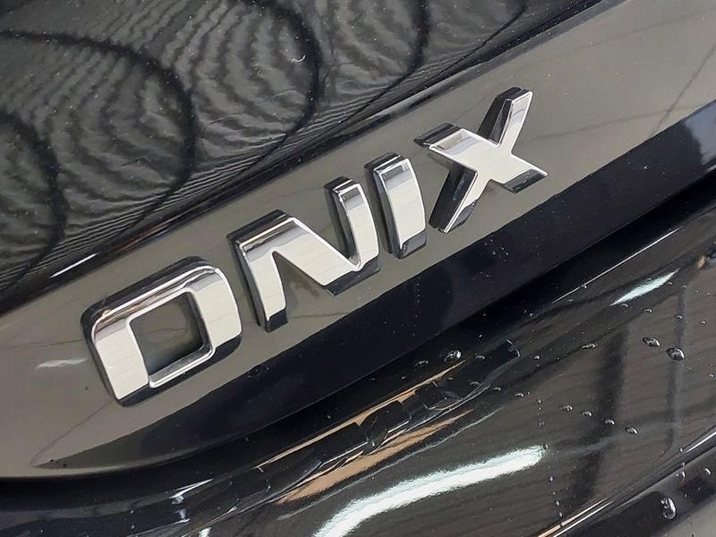 Chevrolet ONIX 1.0 TURBO FLEX LT AUTOMÁTICO 2023/2024 BETIOLO NOVOS E SEMINOVOS LAJEADO / Carros no Vale