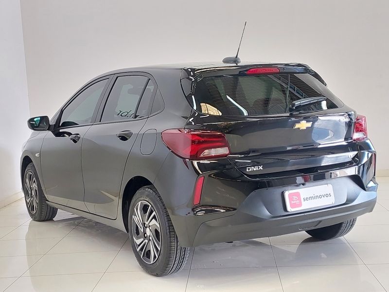 Chevrolet ONIX 1.0 TURBO FLEX LT AUTOMÁTICO 2023/2024 BETIOLO NOVOS E SEMINOVOS LAJEADO / Carros no Vale