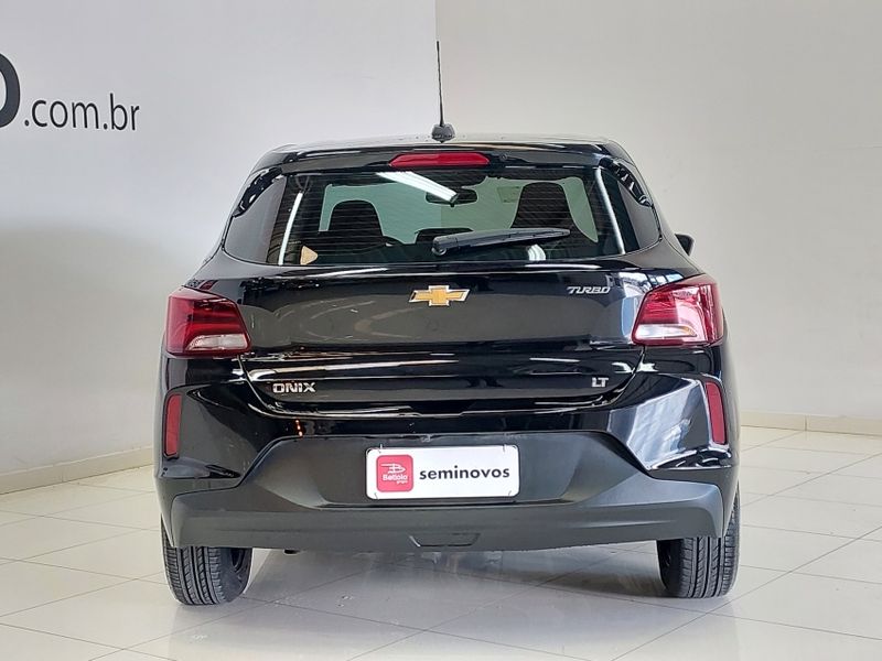 Chevrolet ONIX 1.0 TURBO FLEX LT AUTOMÁTICO 2023/2024 BETIOLO NOVOS E SEMINOVOS LAJEADO / Carros no Vale