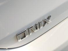Chevrolet ONIX 1.0 TURBO FLEX LT MANUAL 2022/2023 BETIOLO NOVOS E SEMINOVOS LAJEADO / Carros no Vale