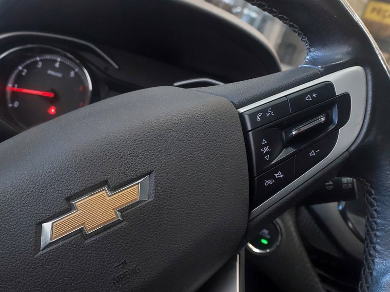 Chevrolet ONIX 1.0 TURBO FLEX PLUS AUTOMÁTICO 2019/2020 BETIOLO NOVOS E SEMINOVOS LAJEADO / Carros no Vale