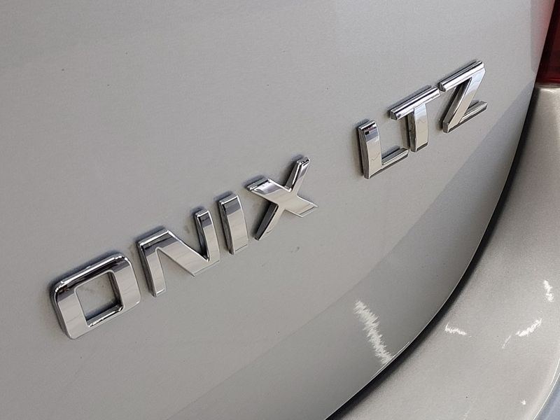 Chevrolet ONIX 1.4 MPFI LTZ 8V FLEX 4P AUTOMÁTICO 2016/2017 BETIOLO NOVOS E SEMINOVOS LAJEADO / Carros no Vale