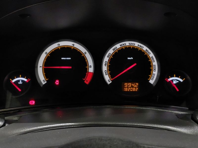 Chevrolet VECTRA 2.0 MPFI EXPRESSION 8V FLEX 4P MANUAL 2011/2011 BETIOLO NOVOS E SEMINOVOS LAJEADO / Carros no Vale