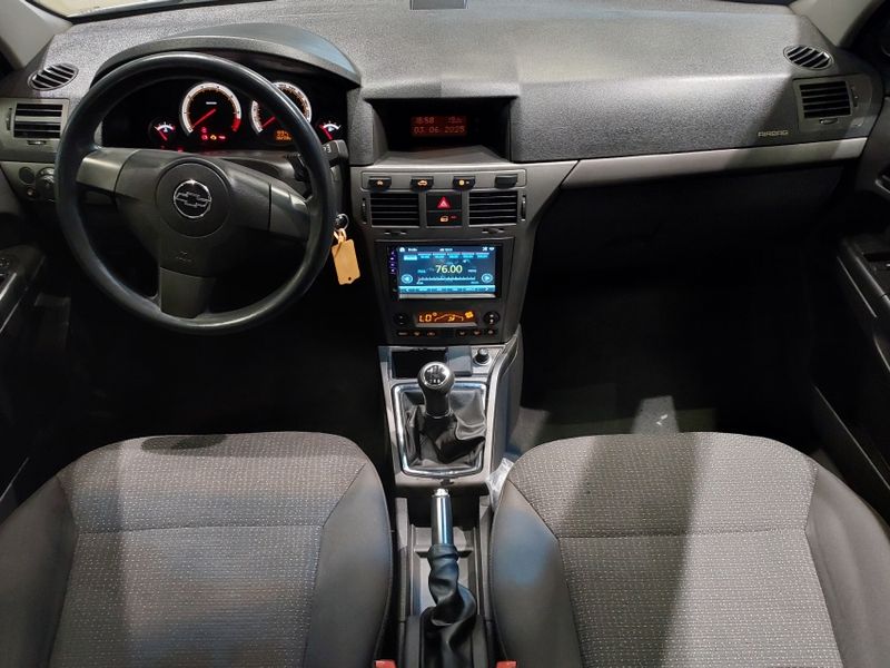 Chevrolet VECTRA 2.0 MPFI EXPRESSION 8V FLEX 4P MANUAL 2011/2011 BETIOLO NOVOS E SEMINOVOS LAJEADO / Carros no Vale