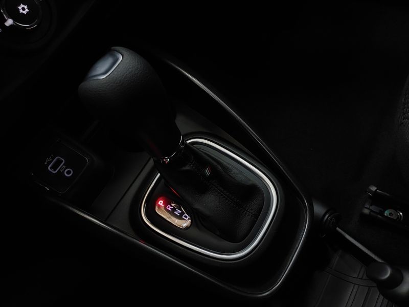 Fiat CRONOS 1.3 FIREFLY FLEX DRIVE CVT 2025/2026 BETIOLO NOVOS E SEMINOVOS LAJEADO / Carros no Vale