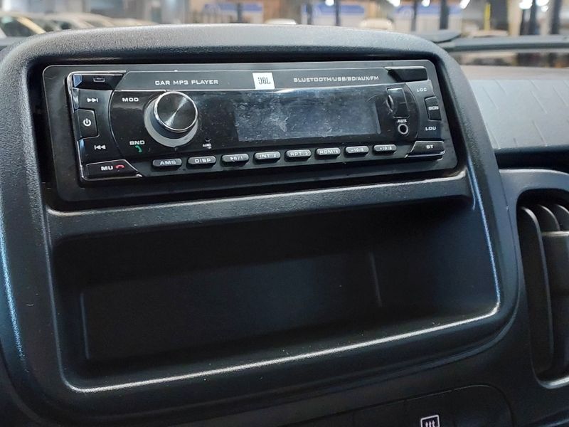Fiat MOBI 1.0 EVO FLEX LIKE MANUAL 2023/2024 BETIOLO NOVOS E SEMINOVOS LAJEADO / Carros no Vale