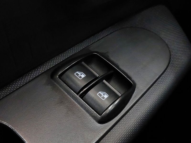 Fiat MOBI 1.0 EVO FLEX LIKE MANUAL 2023/2024 BETIOLO NOVOS E SEMINOVOS LAJEADO / Carros no Vale