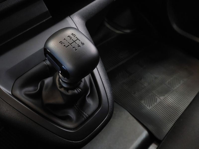 Fiat SCUDO 2.2 TURBO DIESEL CARGO MANUAL 2025/2025 BETIOLO NOVOS E SEMINOVOS LAJEADO / Carros no Vale