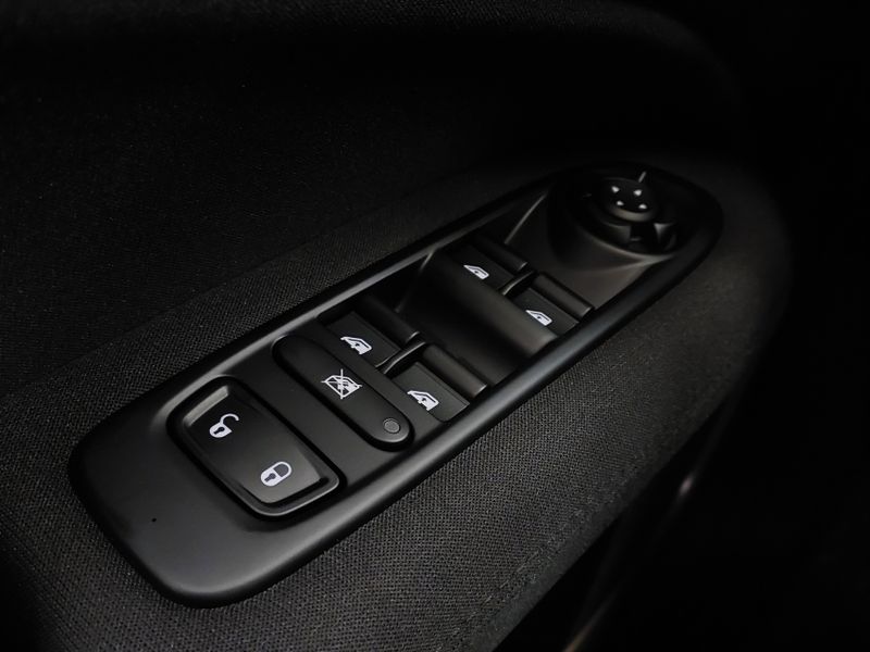 Fiat TORO 1.3 TURBO 270 FLEX ENDURANCE AT6 2025/2025 BETIOLO NOVOS E SEMINOVOS LAJEADO / Carros no Vale