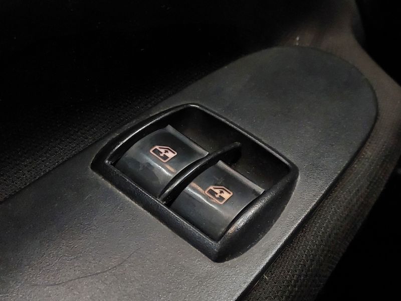 Fiat UNO 1.0 FIRE FLEX ATTRACTIVE MANUAL 2018/2019 BETIOLO NOVOS E SEMINOVOS LAJEADO / Carros no Vale