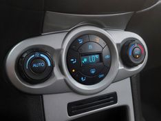 Ford FIESTA 1.6 SEL HATCH 16V FLEX 4P POWERSHIFT 2017/2017 BETIOLO NOVOS E SEMINOVOS LAJEADO / Carros no Vale