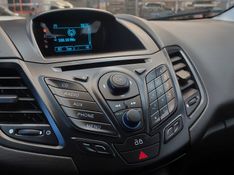 Ford FIESTA 1.6 SEL HATCH 16V FLEX 4P POWERSHIFT 2017/2017 BETIOLO NOVOS E SEMINOVOS LAJEADO / Carros no Vale