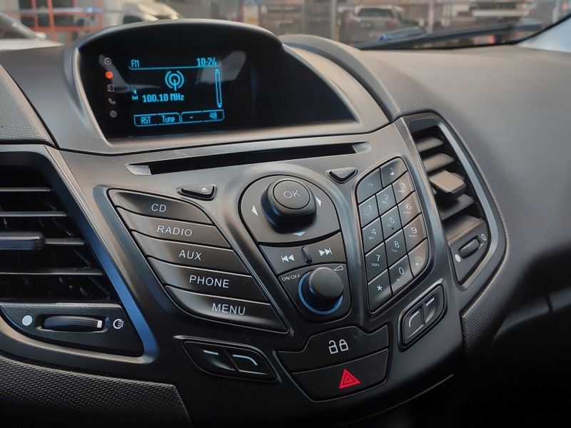 Ford FIESTA 1.6 SEL HATCH 16V FLEX 4P POWERSHIFT 2017/2017 BETIOLO NOVOS E SEMINOVOS LAJEADO / Carros no Vale