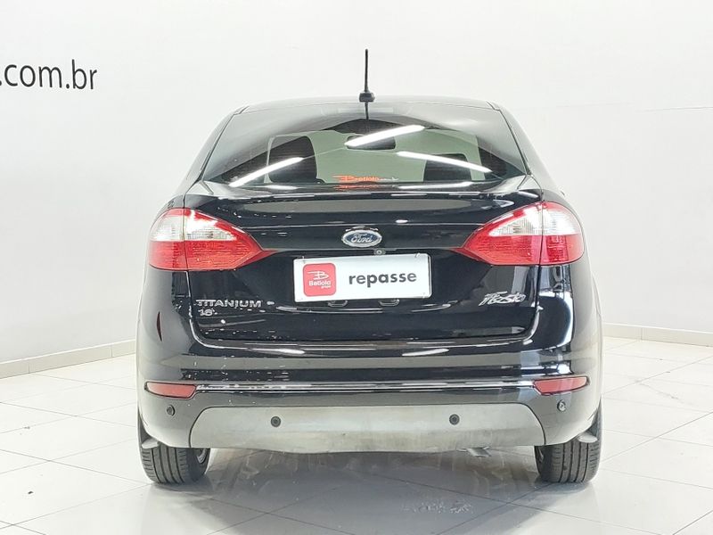 Ford FIESTA 1.6 TITANIUM PLUS SEDAN 16V FLEX 4P POWERSHIFT 2017/2017 BETIOLO NOVOS E SEMINOVOS LAJEADO / Carros no Vale