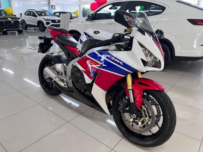 Honda Motos CBR 1000 Fireblade 2013/2013 BETIOLO NOVOS E SEMINOVOS LAJEADO / Carros no Vale