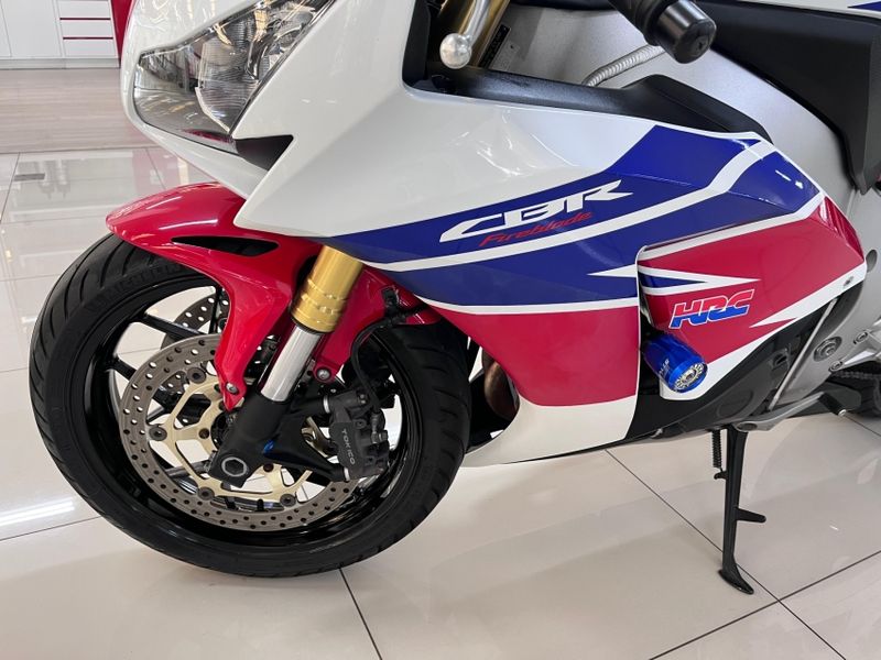 Honda Motos CBR 1000 Fireblade 2013/2013 BETIOLO NOVOS E SEMINOVOS LAJEADO / Carros no Vale