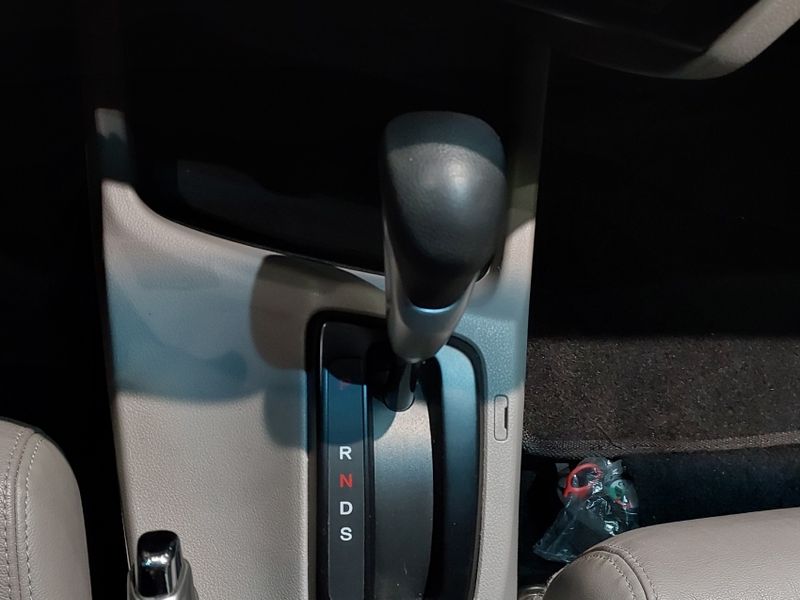 Honda CIVIC 2.0 LXR 16V FLEX 4P AUTOMÁTICO 2014/2015 BETIOLO NOVOS E SEMINOVOS LAJEADO / Carros no Vale