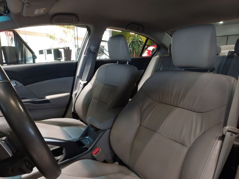 Honda CIVIC 2.0 LXR 16V FLEX 4P AUTOMÁTICO 2014/2015 BETIOLO NOVOS E SEMINOVOS LAJEADO / Carros no Vale