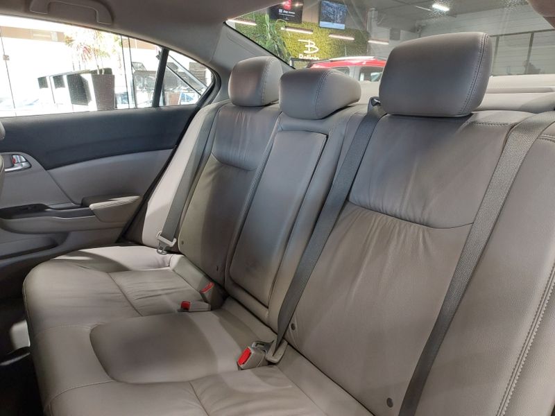 Honda CIVIC 2.0 LXR 16V FLEX 4P AUTOMÁTICO 2014/2015 BETIOLO NOVOS E SEMINOVOS LAJEADO / Carros no Vale
