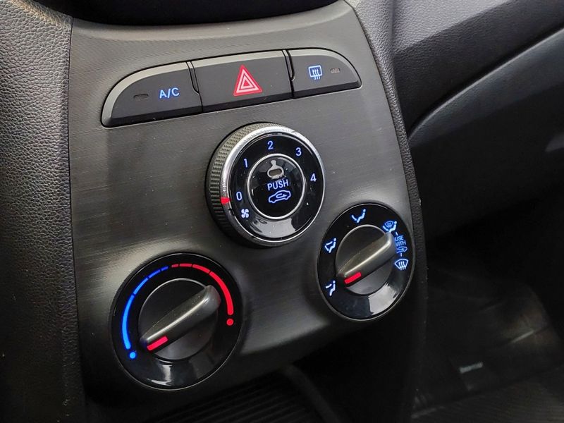 Hyundai HB20 1.0 UNIQUE 12V FLEX 4P MANUAL 2019/2019 BETIOLO NOVOS E SEMINOVOS LAJEADO / Carros no Vale