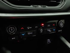 JEEP COMMANDER 1.3 T270 TURBO FLEX LONGITUDE AT6 2024/2025 BETIOLO NOVOS E SEMINOVOS LAJEADO / Carros no Vale