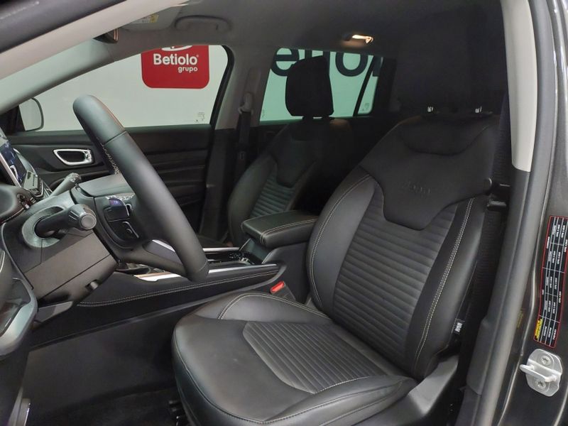 JEEP COMMANDER 1.3 T270 TURBO FLEX LONGITUDE AT6 2024/2025 BETIOLO NOVOS E SEMINOVOS LAJEADO / Carros no Vale