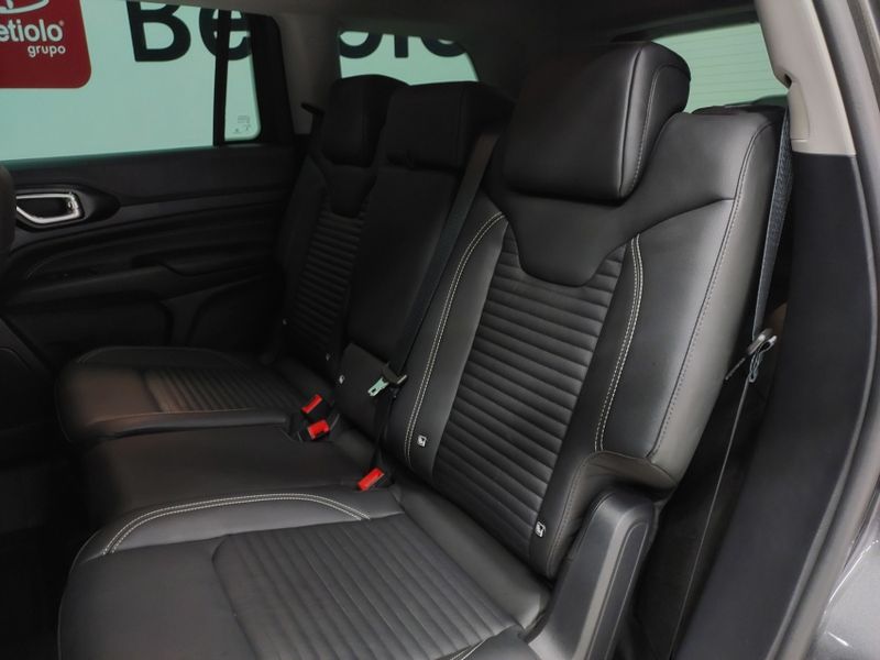 JEEP COMMANDER 1.3 T270 TURBO FLEX LONGITUDE AT6 2024/2025 BETIOLO NOVOS E SEMINOVOS LAJEADO / Carros no Vale