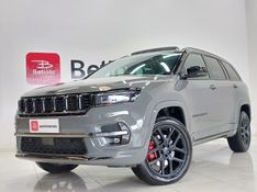 JEEP COMMANDER 2.0 HURRICANE 4 TURBO GASOLINA BLACKHAWK AT9 2024/2025 BETIOLO NOVOS E SEMINOVOS LAJEADO / Carros no Vale