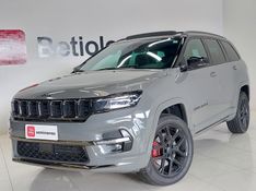 JEEP COMMANDER 2.0 HURRICANE 4 TURBO GASOLINA BLACKHAWK AT9 2024/2025 BETIOLO NOVOS E SEMINOVOS LAJEADO / Carros no Vale