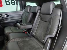 JEEP COMMANDER 2.0 HURRICANE 4 TURBO GASOLINA BLACKHAWK AT9 2024/2025 BETIOLO NOVOS E SEMINOVOS LAJEADO / Carros no Vale
