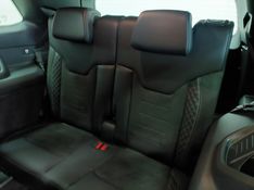 JEEP COMMANDER 2.0 HURRICANE 4 TURBO GASOLINA BLACKHAWK AT9 2024/2025 BETIOLO NOVOS E SEMINOVOS LAJEADO / Carros no Vale