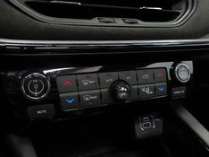 JEEP COMMANDER 2.0 HURRICANE 4 TURBO GASOLINA BLACKHAWK AT9 2024/2025 BETIOLO NOVOS E SEMINOVOS LAJEADO / Carros no Vale
