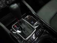 JEEP COMMANDER 2.0 HURRICANE 4 TURBO GASOLINA BLACKHAWK AT9 2024/2025 BETIOLO NOVOS E SEMINOVOS LAJEADO / Carros no Vale