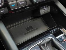 JEEP COMMANDER 2.0 HURRICANE 4 TURBO GASOLINA BLACKHAWK AT9 2024/2025 BETIOLO NOVOS E SEMINOVOS LAJEADO / Carros no Vale