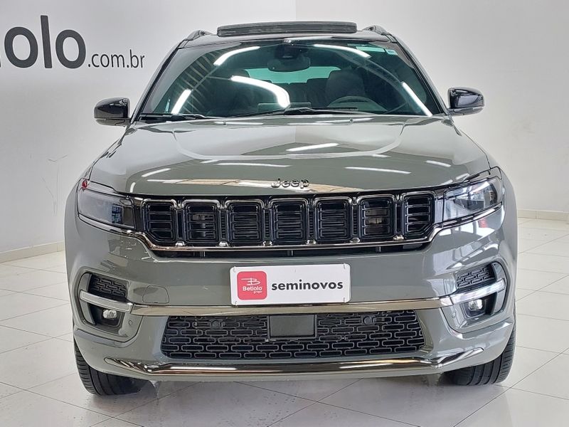 JEEP COMMANDER 2.0 HURRICANE 4 TURBO GASOLINA BLACKHAWK AT9 2024/2025 BETIOLO NOVOS E SEMINOVOS LAJEADO / Carros no Vale