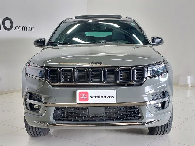 JEEP COMMANDER 2.0 HURRICANE 4 TURBO GASOLINA BLACKHAWK AT9 2024/2025 BETIOLO NOVOS E SEMINOVOS LAJEADO / Carros no Vale