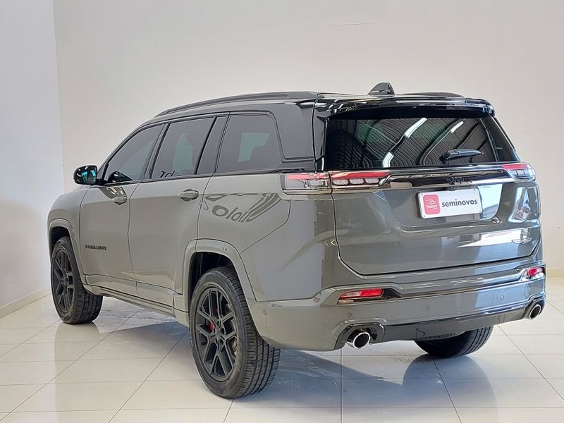 JEEP COMMANDER 2.0 HURRICANE 4 TURBO GASOLINA BLACKHAWK AT9 2024/2025 BETIOLO NOVOS E SEMINOVOS LAJEADO / Carros no Vale
