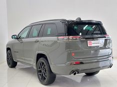 JEEP COMMANDER 2.0 HURRICANE 4 TURBO GASOLINA BLACKHAWK AT9 2024/2025 BETIOLO NOVOS E SEMINOVOS LAJEADO / Carros no Vale