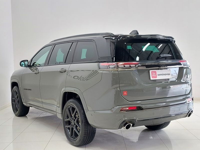JEEP COMMANDER 2.0 HURRICANE 4 TURBO GASOLINA BLACKHAWK AT9 2024/2025 BETIOLO NOVOS E SEMINOVOS LAJEADO / Carros no Vale