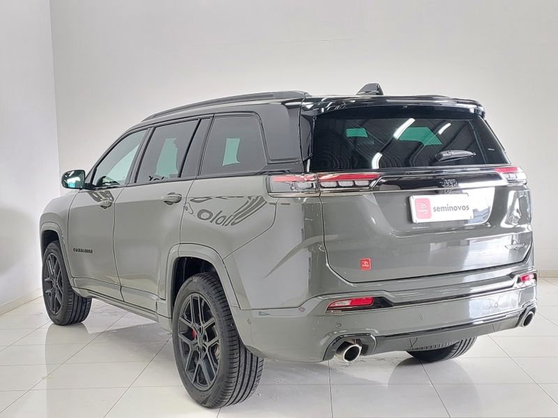JEEP COMMANDER 2.0 HURRICANE 4 TURBO GASOLINA BLACKHAWK AT9 2024/2025 BETIOLO NOVOS E SEMINOVOS LAJEADO / Carros no Vale