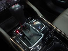 JEEP COMMANDER 2.0 TD380 TURBO DIESEL OVERLAND AT9 2022/2022 BETIOLO NOVOS E SEMINOVOS LAJEADO / Carros no Vale