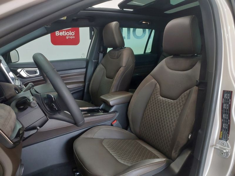 JEEP COMMANDER 2.0 TD380 TURBO DIESEL OVERLAND AT9 2022/2022 BETIOLO NOVOS E SEMINOVOS LAJEADO / Carros no Vale