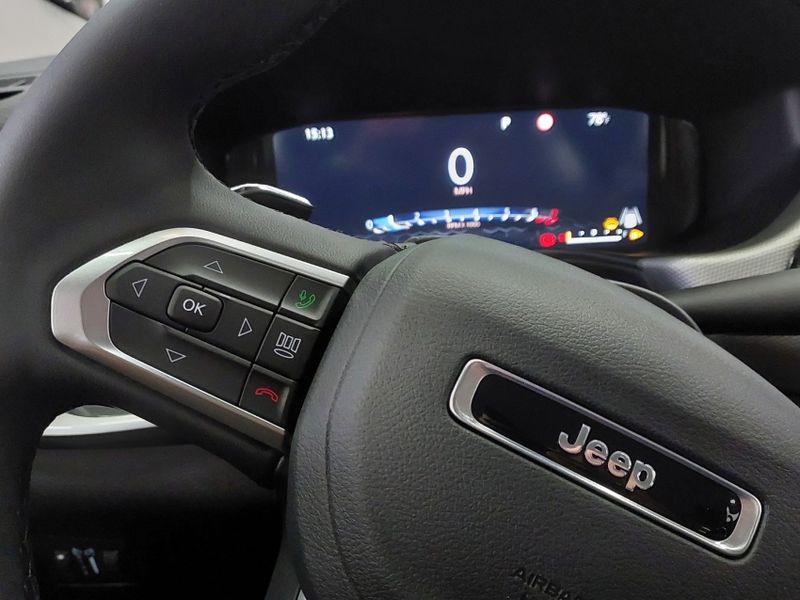 JEEP COMPASS 1.3 T270 TURBO FLEX LONGITUDE AT6 2025/2025 BETIOLO NOVOS E SEMINOVOS LAJEADO / Carros no Vale