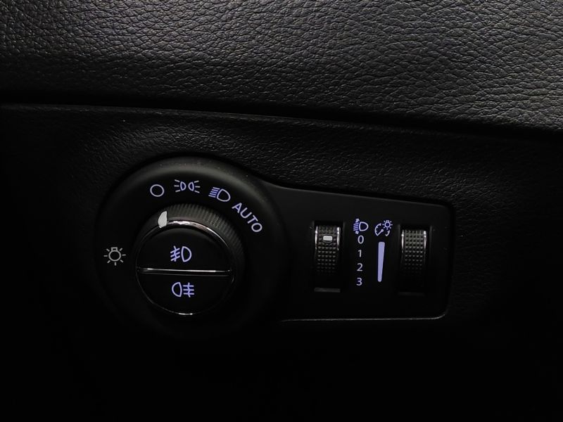 JEEP COMPASS 2.0 16V FLEX LIMITED AUTOMÁTICO 2019/2020 BETIOLO NOVOS E SEMINOVOS LAJEADO / Carros no Vale