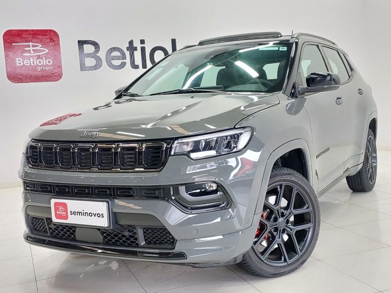 JEEP COMPASS 2.0 HURRICANE 4 TURBO GASOLINA BLACKHAWK AT9 2024/2025 BETIOLO NOVOS E SEMINOVOS LAJEADO / Carros no Vale