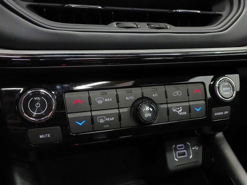 JEEP COMPASS 2.0 HURRICANE 4 TURBO GASOLINA BLACKHAWK AT9 2024/2025 BETIOLO NOVOS E SEMINOVOS LAJEADO / Carros no Vale