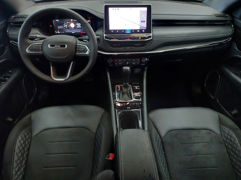 JEEP COMPASS 2.0 HURRICANE 4 TURBO GASOLINA BLACKHAWK AT9 2024/2025 BETIOLO NOVOS E SEMINOVOS LAJEADO / Carros no Vale