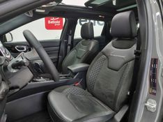 JEEP COMPASS 2.0 HURRICANE 4 TURBO GASOLINA BLACKHAWK AT9 2024/2025 BETIOLO NOVOS E SEMINOVOS LAJEADO / Carros no Vale