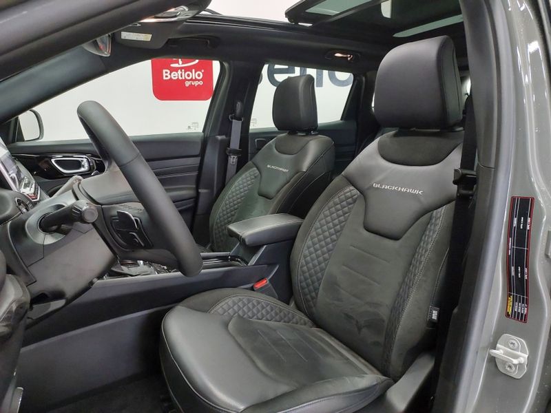 JEEP COMPASS 2.0 HURRICANE 4 TURBO GASOLINA BLACKHAWK AT9 2024/2025 BETIOLO NOVOS E SEMINOVOS LAJEADO / Carros no Vale