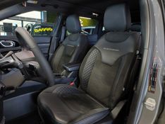 JEEP COMPASS 2.0 HURRICANE 4 TURBO GASOLINA BLACKHAWK AT9 2024/2025 BETIOLO NOVOS E SEMINOVOS LAJEADO / Carros no Vale